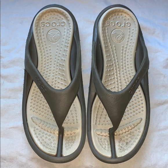 CROCS Shoes - FINAL PRICE - VGUC Adult unisex Crocs flip flops